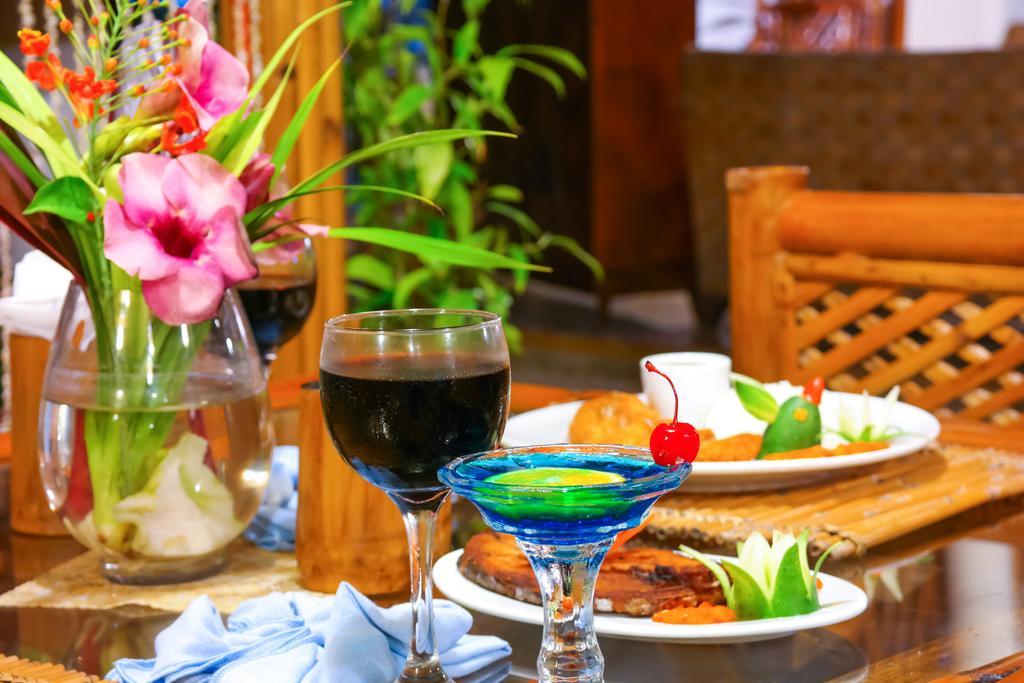 The Coral Blue Oriental Beach Villas And Suites Santa Fe  Exterior foto